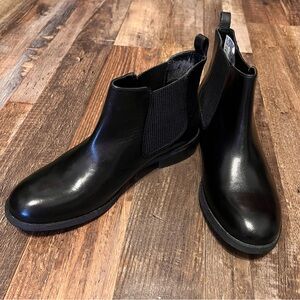Clarks Pita Sedona Black Leather Slip On Chelsea Boots